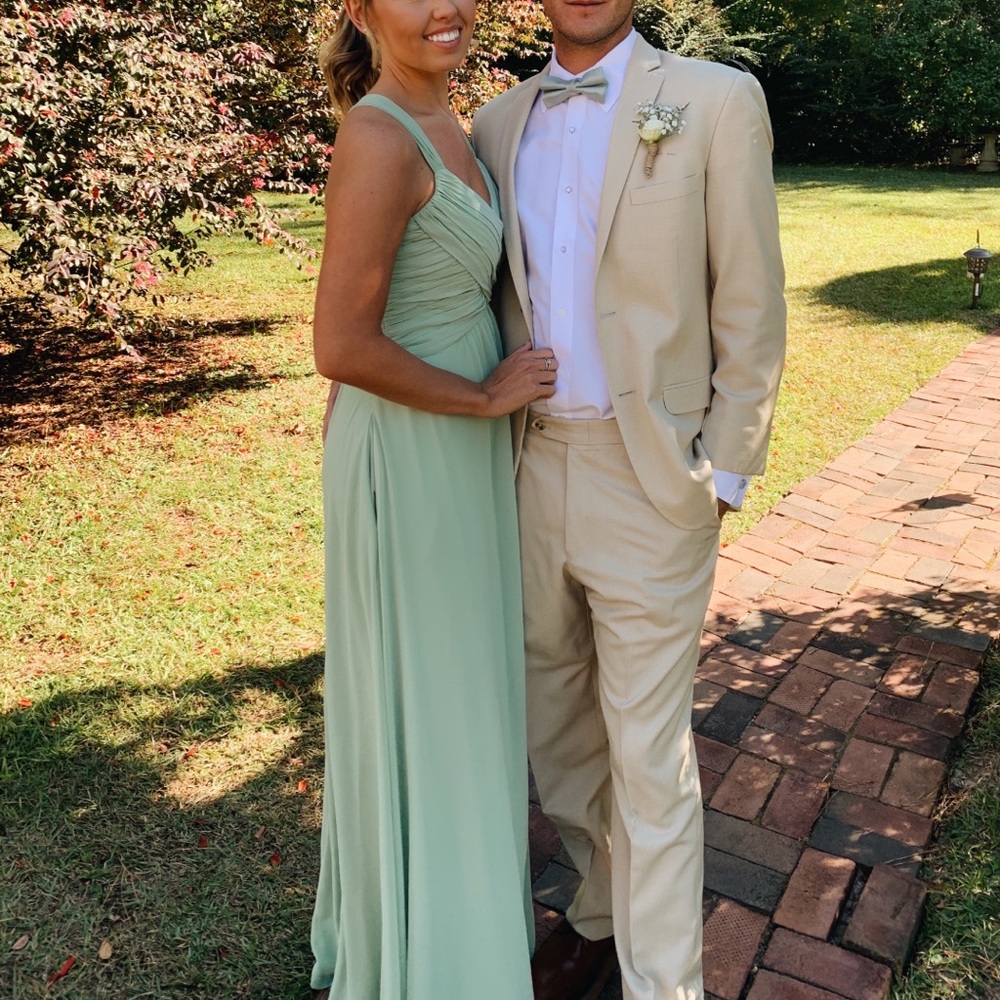 Long sage green bridesmaid/prom dress! Has pockets and fits a size 6.